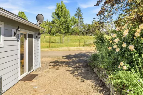 Exterior - 1299 Or-234, Eagle Point, OR 97524 photo 20 of 25