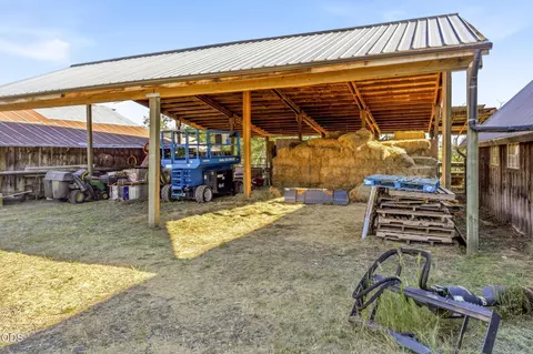 Exterior - 1299 Or-234, Eagle Point, OR 97524 photo 9 of 25