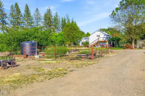 Exterior - 1299 Or-234, Eagle Point, OR 97524 photo 10 of 25