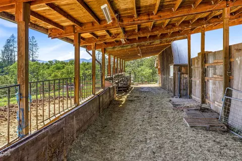 Exterior - 1299 Or-234, Eagle Point, OR 97524 photo 11 of 25
