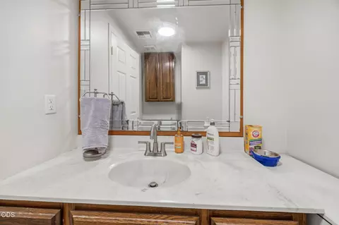 Bath - 1299 Or-234, Eagle Point, OR 97524 photo 1 of 4