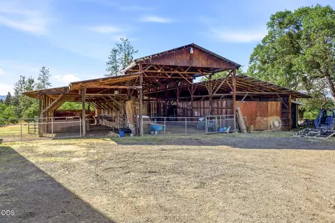 Exterior - 1299 Or-234, Eagle Point, OR 97524 photo 8 of 25