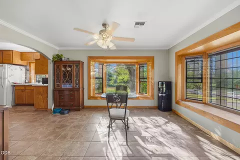 Dining - 1299 Or-234, Eagle Point, OR 97524 photo 2 of 2