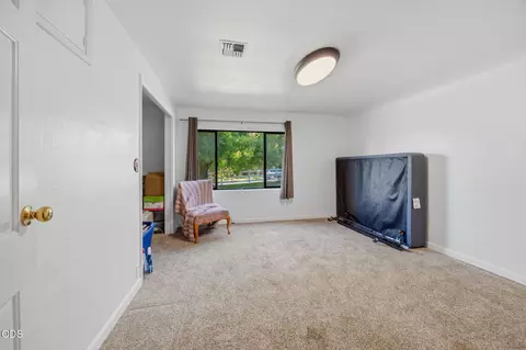 Bedroom - 1299 Or-234, Eagle Point, OR 97524 photo 1 of 6