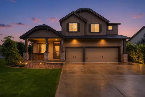2800 SW 49th St, Redmond, OR 97756