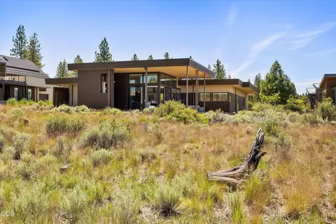 Exterior - 19015 Park Commons Dr, Bend, OR 97703 photo 8 of 15