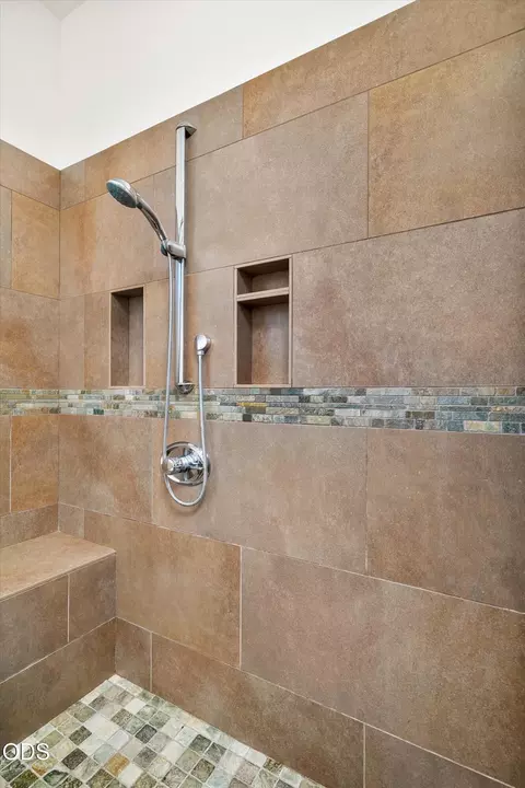 Bath - 19015 Park Commons Dr, Bend, OR 97703 photo 5 of 5