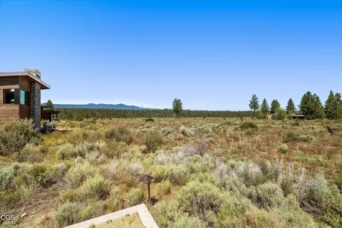 Exterior - 19015 Park Commons Dr, Bend, OR 97703 photo 7 of 15
