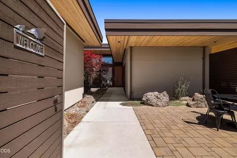 Exterior - 19015 Park Commons Dr, Bend, OR 97703 photo 2 of 15