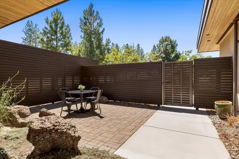 Exterior - 19015 Park Commons Dr, Bend, OR 97703 photo 12 of 15