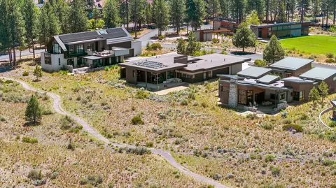 View/Area - 19015 Park Commons Dr, Bend, OR 97703 photo 5 of 8