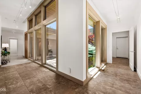Entry Way - 19015 Park Commons Dr, Bend, OR 97703 photo 4 of 4