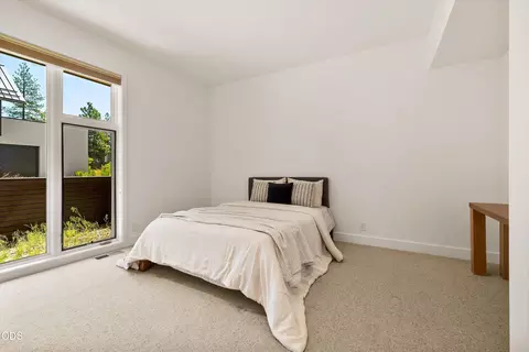 Bedroom - 19015 Park Commons Dr, Bend, OR 97703 photo 4 of 8