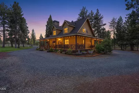 16738 Pine Tree Ln, Sisters, OR 97759