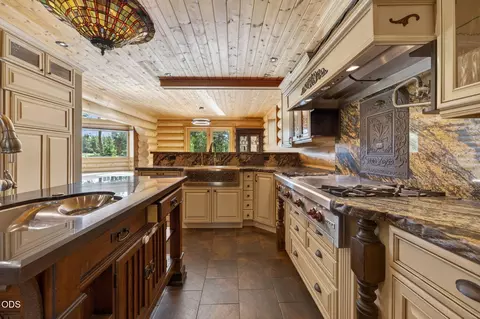 Kitchen - 16839 Pony Express Way, Bend, OR 97707 photo 6 of 6