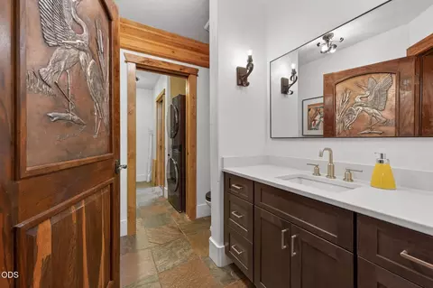 Bath - 16839 Pony Express Way, Bend, OR 97707 photo 2 of 2