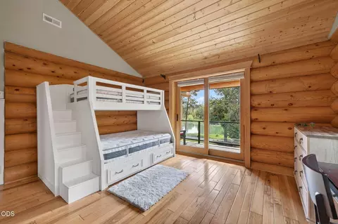 Bedroom - 16839 Pony Express Way, Bend, OR 97707 photo 4 of 4