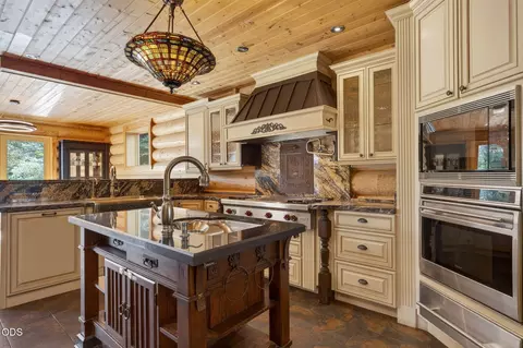 Kitchen - 16839 Pony Express Way, Bend, OR 97707 photo 4 of 6