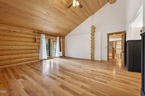Bedroom - 16839 Pony Express Way, Bend, OR 97707 photo 2 of 4