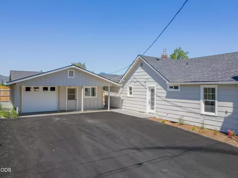 2732 Denton Trl, Grants Pass, OR 97527