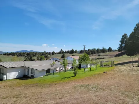 861 Russell St, Klamath Falls, OR 97603
