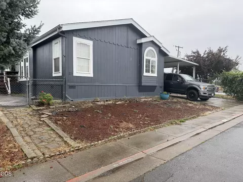 3750 Avenue G #SPC 25, White City, OR 97503