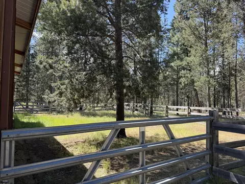 Exterior - 15740 Cornell Rd, La Pine, OR 97739 photo 10 of 19