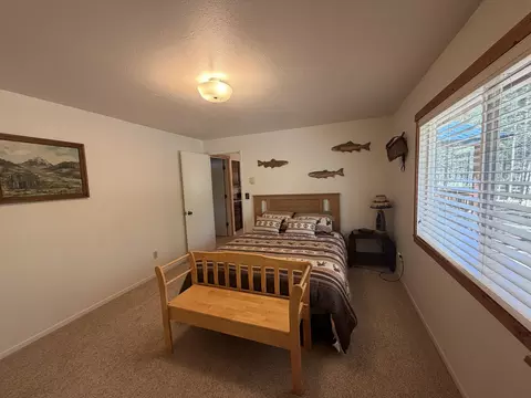 Bedroom - 15740 Cornell Rd, La Pine, OR 97739 photo 4 of 4