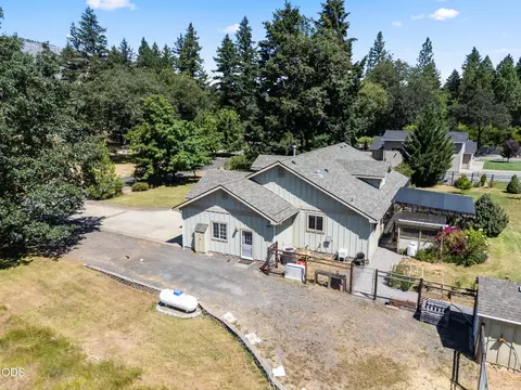 Exterior - 523 E Forks Cir, Cave Junction, OR 97523 photo 16 of 17