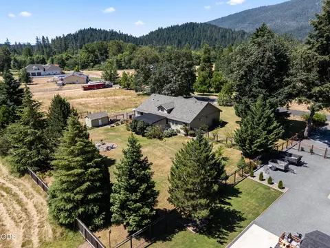 View/Area - 523 E Forks Cir, Cave Junction, OR 97523 photo 1 of 9