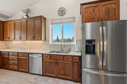 Kitchen - 523 E Forks Cir, Cave Junction, OR 97523 photo 1 of 5