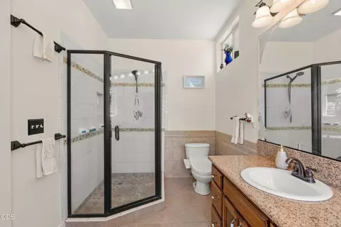 Bath - 523 E Forks Cir, Cave Junction, OR 97523 photo 2 of 4