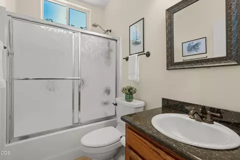 Bath - 523 E Forks Cir, Cave Junction, OR 97523 photo 4 of 4