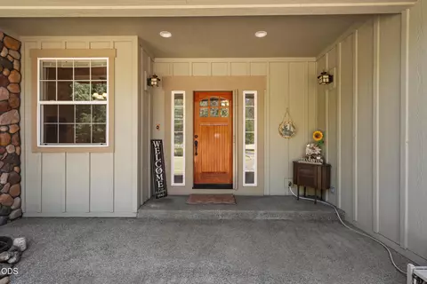 Entry Way - 523 E Forks Cir, Cave Junction, OR 97523 photo 1 of 2