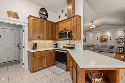 Kitchen - 523 E Forks Cir, Cave Junction, OR 97523 photo 5 of 5