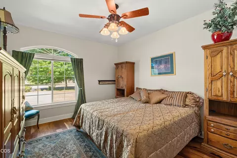 Bedroom - 523 E Forks Cir, Cave Junction, OR 97523 photo 1 of 4