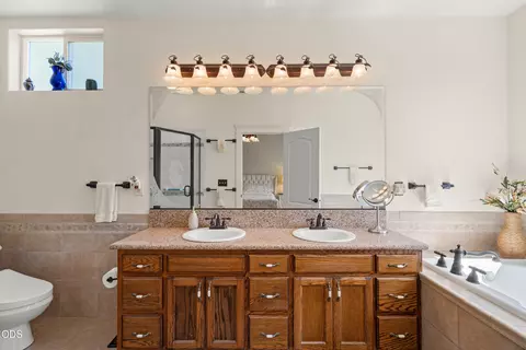 Bath - 523 E Forks Cir, Cave Junction, OR 97523 photo 1 of 4