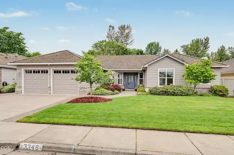 3348 Creek View Dr, Medford, OR 97504