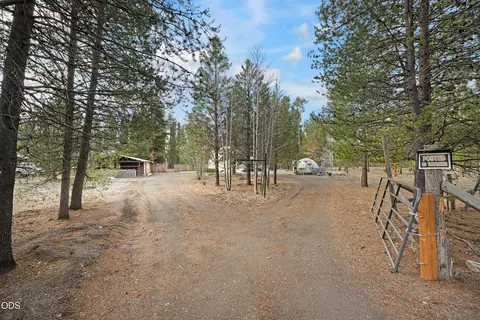 Exterior - 15453 Liberty Rd, La Pine, OR 97739 photo 14 of 16