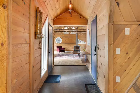 Entry Way - 15453 Liberty Rd, La Pine, OR 97739 photo 1 of 1