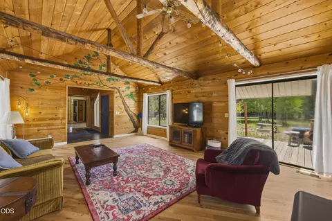 Living - 15453 Liberty Rd, La Pine, OR 97739 photo 5 of 7