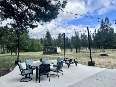 Exterior - 34541 Castle Dr, Chiloquin, OR 97624 photo 6 of 10