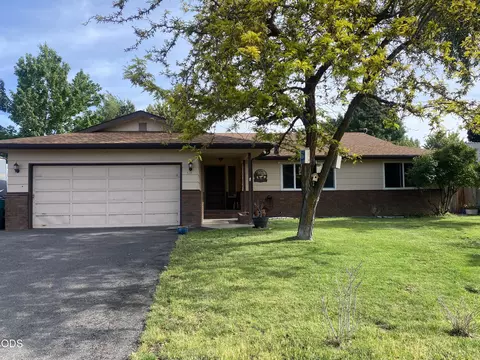 434 Pelican St, Klamath Falls, OR 97601