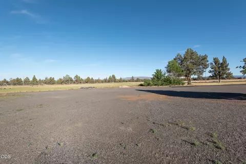 Exterior - 26275 Willard Rd, Bend, OR 97701 photo 2 of 5