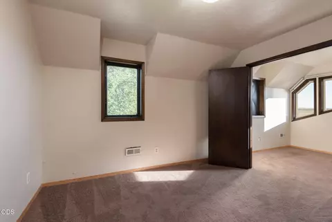 Bedroom - 26275 Willard Rd, Bend, OR 97701 photo 2 of 5