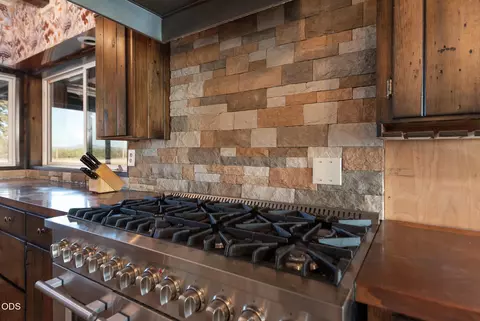 Kitchen - 26275 Willard Rd, Bend, OR 97701 photo 2 of 3