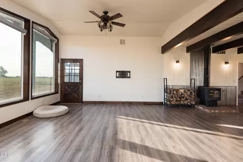 Living - 26275 Willard Rd, Bend, OR 97701 photo 2 of 5