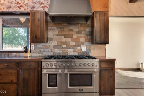 Kitchen - 26275 Willard Rd, Bend, OR 97701 photo 1 of 3