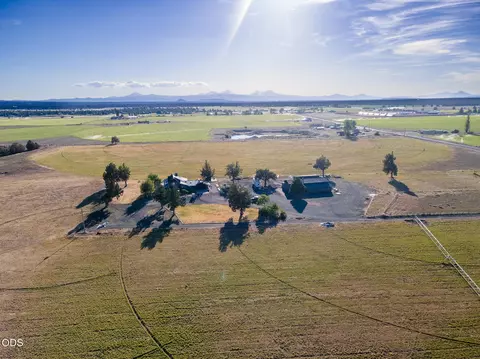 View/Area - 26275 Willard Rd, Bend, OR 97701 photo 5 of 10