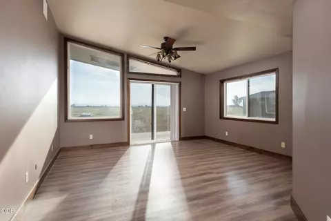 Living - 26275 Willard Rd, Bend, OR 97701 photo 4 of 5